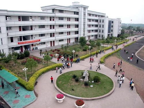 热烈祝贺我司在衢江区廿里初级中学安装完毕