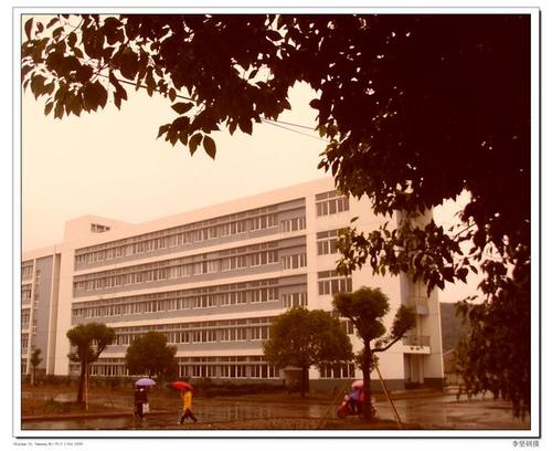 热烈祝贺我公司在三门县六敖中学安装完毕